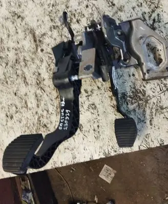 Citroen C4 Cactus Pedal assembly 9683756680