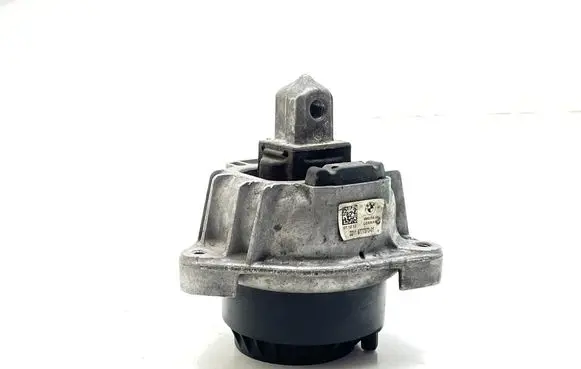 BMW 5 F10 F11 Engine mount bracket 68623513 677737301