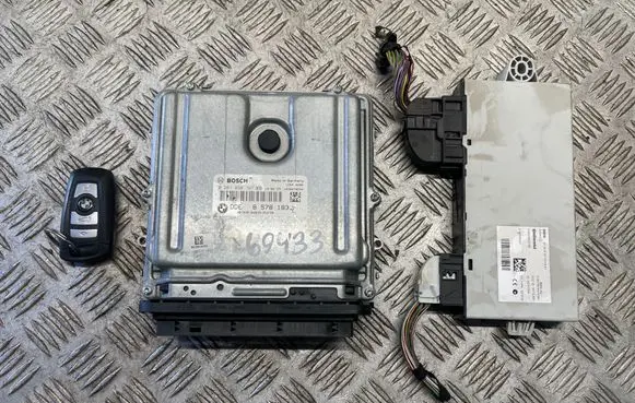 BMW 5 F10 F11 Engine ECU kit and lock set 8578183 9347913 1039S70556