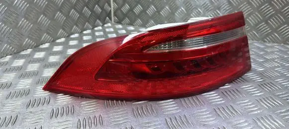 Jaguar XE Rear/tail lights 19733701