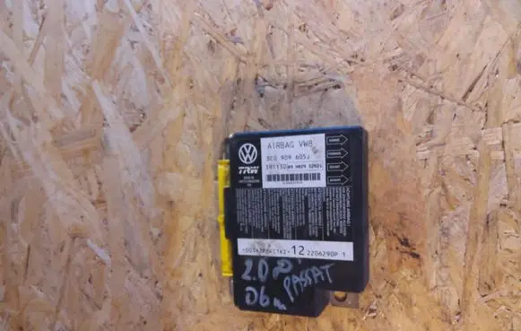 Volkswagen PASSAT B6 Airbag control unit/module 3C0909605J 391130