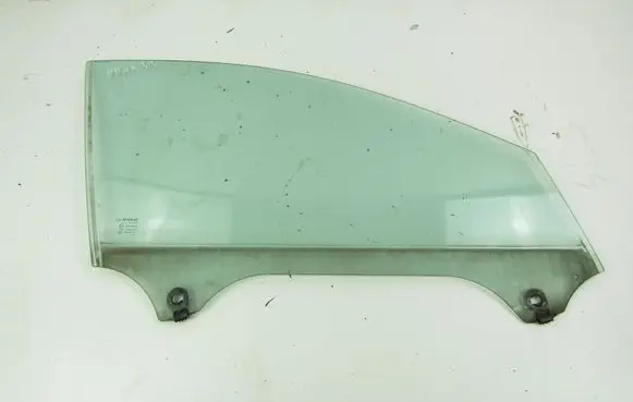 Renault Laguna III Front door window glass four-door 