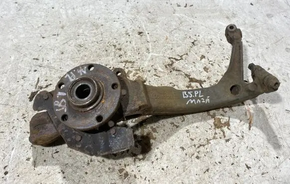 Front wheel hub spindle knuckle