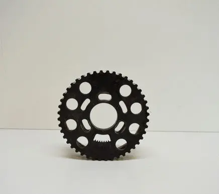 Volkswagen Golf V Crankshaft pulley 038109111E