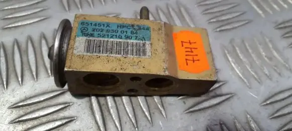 Mercedes-Benz SLK R170 Air conditioning (A/C) expansion valve 2028300184 651451X
