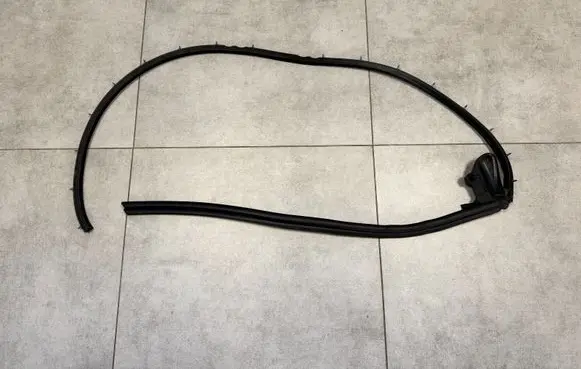 Porsche 911 991 Rubber seal front coupe door window 99153737800