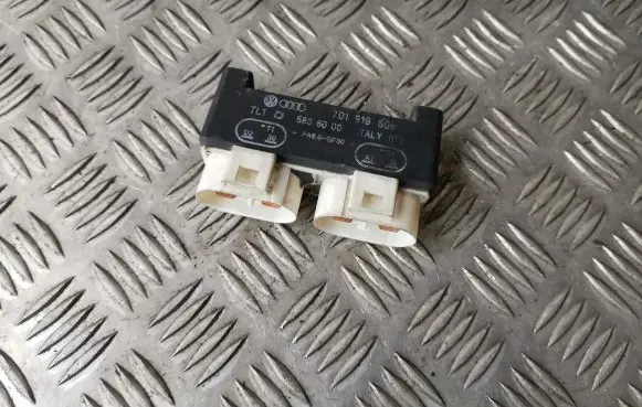 Volkswagen Transporter - Caravelle T4 Coolant fan relay 701919506