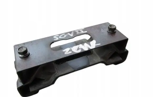 Suzuki Grand Vitara II Gearbox mounting bracket 