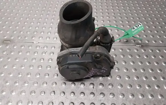 Audi A4 S4 B5 8D Throttle body valve 058133063M