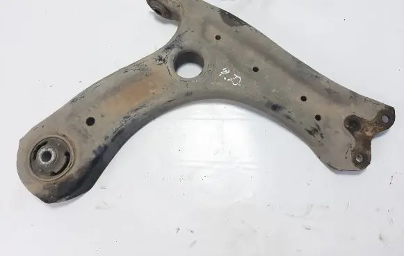 Volkswagen Polo V 6R Front lower control arm/wishbone 6R0407152F