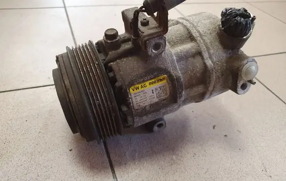 Volkswagen Up Air conditioning (A/C) compressor (pump) 1S0816803