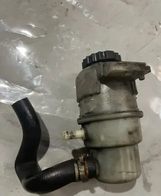Jeep Patriot Power steering fluid tank/reservoir