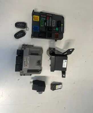 Peugeot 308 Engine ECU kit and lock set 9666319580 9804723880 0261S07931