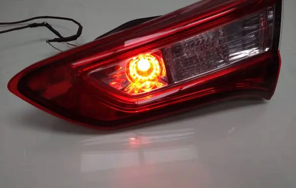 Toyota Yaris Tailgate rear/tail lights 0d206 0d207 E425113