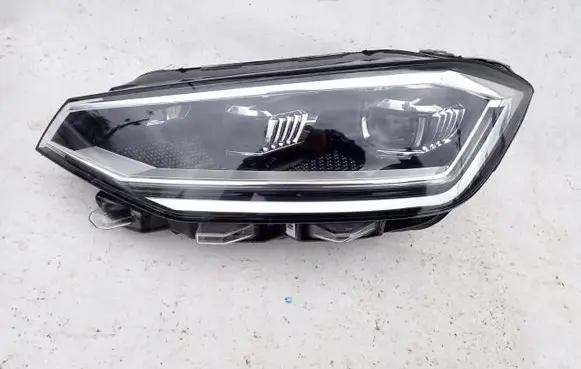 Volkswagen Golf Sportsvan Headlight/headlamp