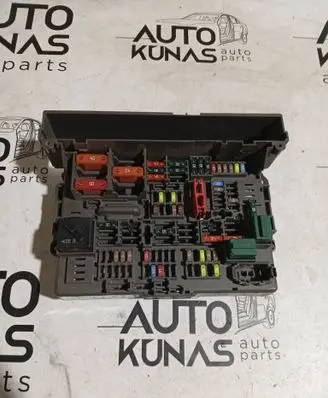 BMW 3 E90 E91 Fuse module 9119446 90306829