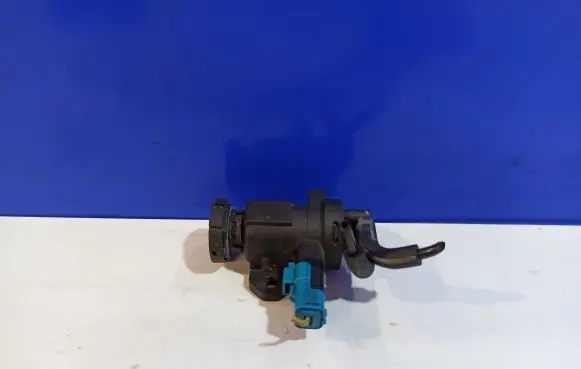 Citroen C5 Turbo solenoid valve 9635704380
