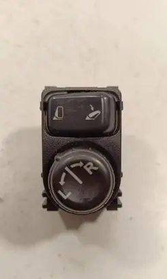 Nissan Qashqai Wing mirror switch