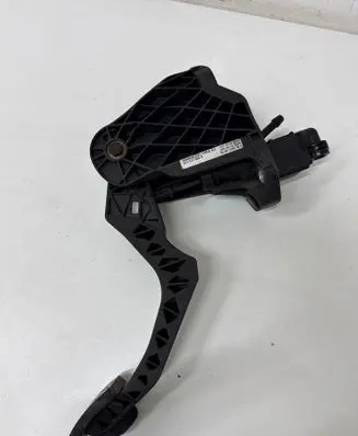 Volkswagen PASSAT B6 Clutch pedal 3C1721059N