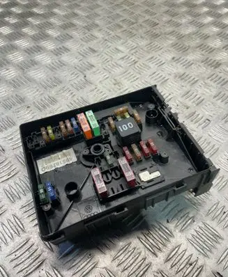 Volkswagen Golf VI Fuse module 1K0937125D