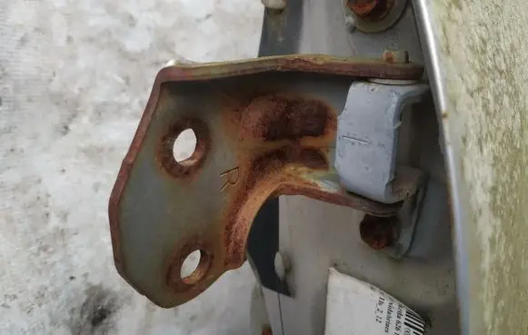 Mazda 626 Front door upper hinge