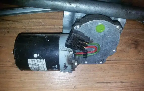 Seat Toledo I (1L) Wiper motor 1j2955113a