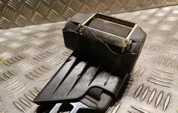 BMW 7 E38 Middle seatbelt (rear) 0421615