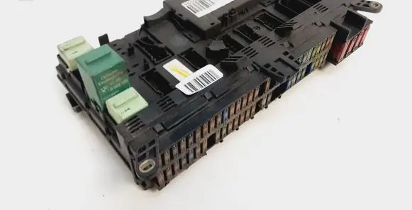 BMW X5 E53 Fuse module 6907395
