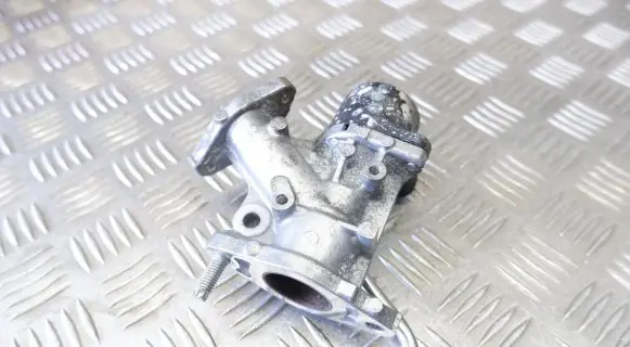 Toyota Prius (XW50) EGR valve 2562037140