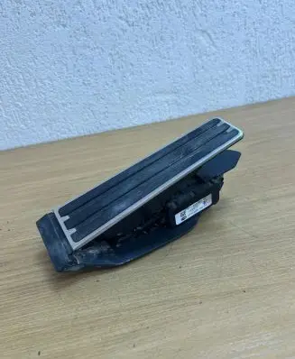 Porsche Panamera (970) Accelerator throttle pedal 97042302101 D8725