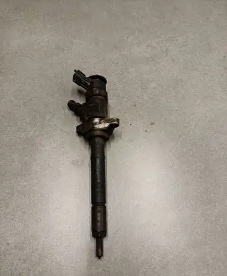 Fuel injector