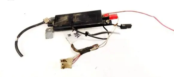 Audi 80 90 B3 Antenna control unit 893035225A