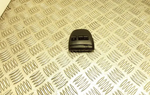 Steering wheel buttons/switches