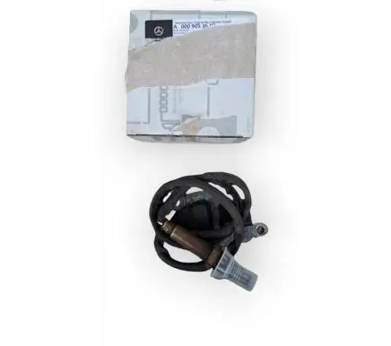 Mercedes-Benz C W205 Lambda probe sensor A0009057100 5WK96683D