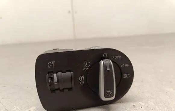 Audi Q3 8U Light switch 8X0941531AD 2482A 1112
