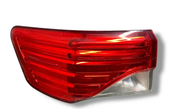 Toyota Avensis T270 Rear/tail lights 0878009919 6889T006TC
