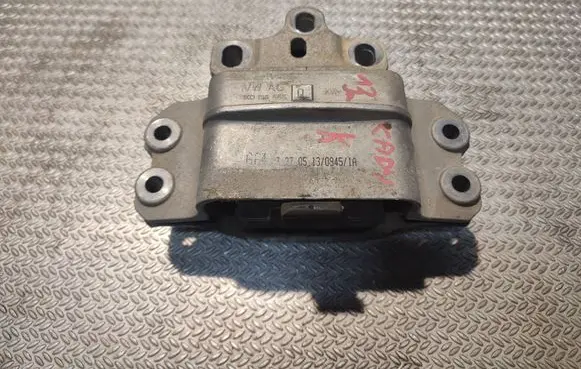 Volkswagen Caddy Engine mount bracket 1K0199555