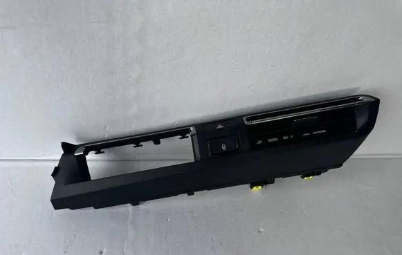 Peugeot 508 II Dash center air vent grill 9813436277