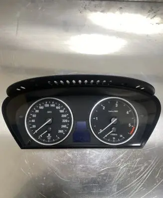 BMW 5 E60 E61 Speedometer (instrument cluster) 9153755