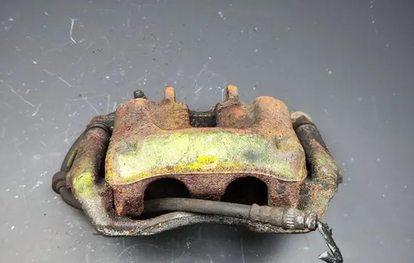 Renault Trafic II (X83) Front brake caliper 7711135702