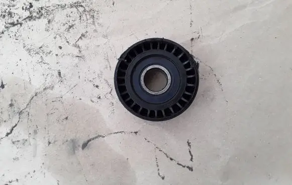Volvo S40, V40 Belt tensioner pulley F55812401