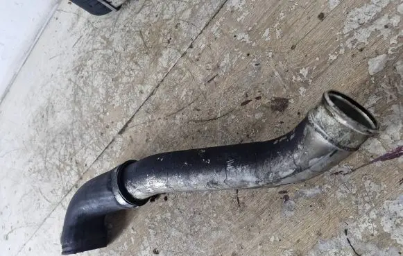 BMW 5 E39 Intercooler hose/pipe