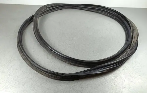 Honda CR-V Rear door rubber seal (on body)