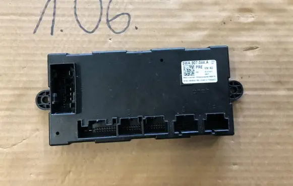 Volkswagen Golf VIII Air conditioner control unit module 5WA907044A