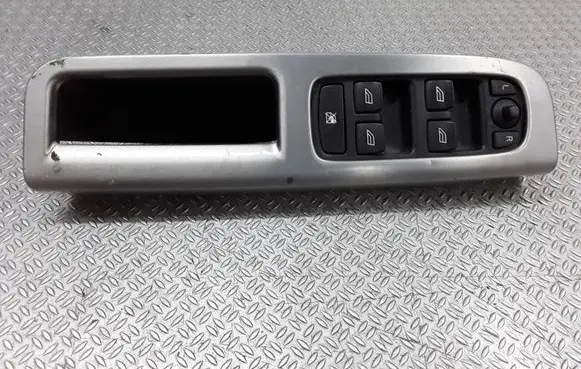 Volvo V50 Electric window control switch 8663817