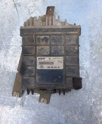 Volkswagen PASSAT B4 Engine control unit/module 028906021DD 0281001411 28SA2669