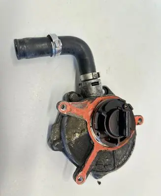 Audi A4 S4 B7 8E 8H Oil pump 