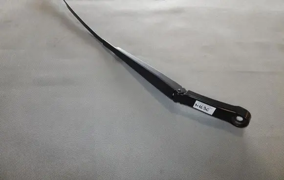 Audi Q7 4M Front wiper blade arm 4M1955408