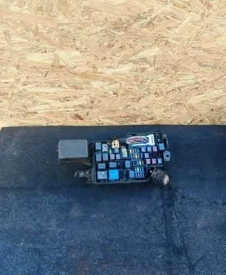 Mazda 3 II Fuse module
