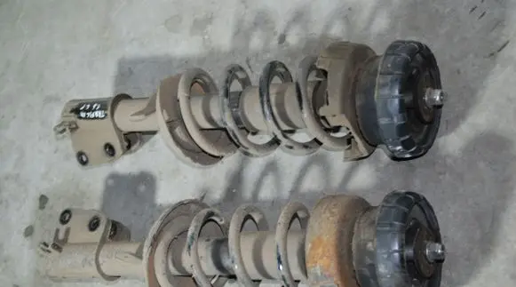 Renault Trafic III (X82) Front shock absorber/damper 115KM
